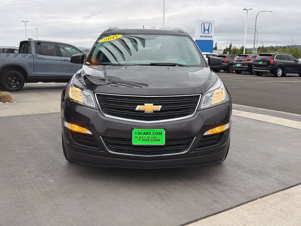 Used 2017 Chevrolet Traverse LS FWD image 3