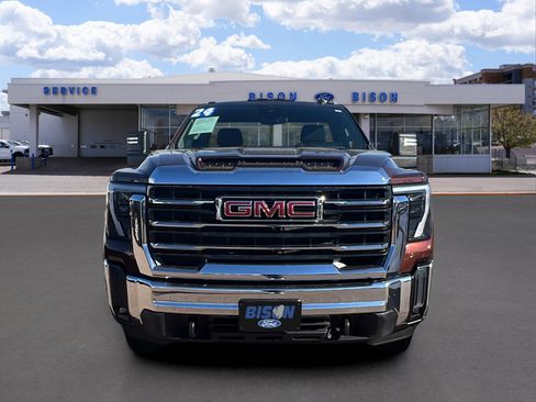 Used 2024 GMC Sierra 2500 SLE image 8