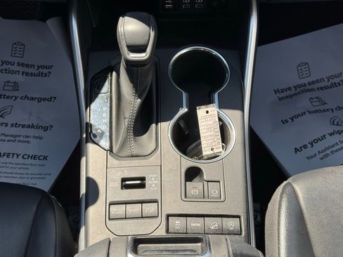 Used 2022 Toyota Highlander XLE image 34