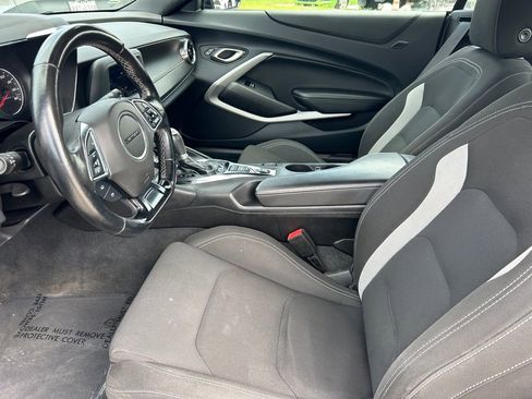 Used 2023 Chevrolet Camaro LT RWD image 11