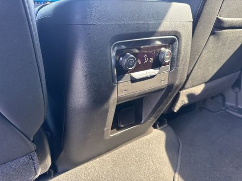 Used 2025 Chevrolet Tahoe Z71 AWD/4WD image 17