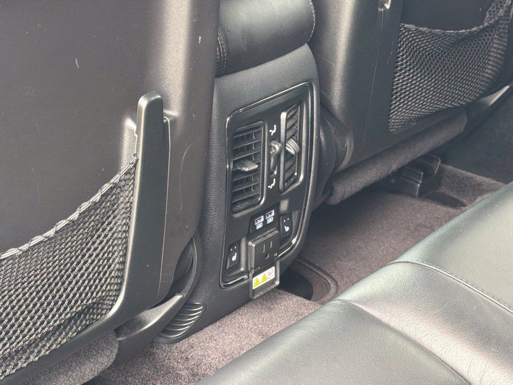 Used 2018 Jeep Grand Cherokee Limited AWD/4WD image 19