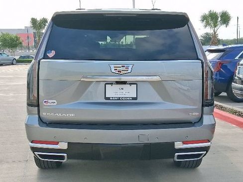 New 2026 Cadillac Escalade ESV Luxury RWD image 4