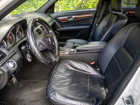 Used 2011 Mercedes-Benz C 300 Sedan image 25