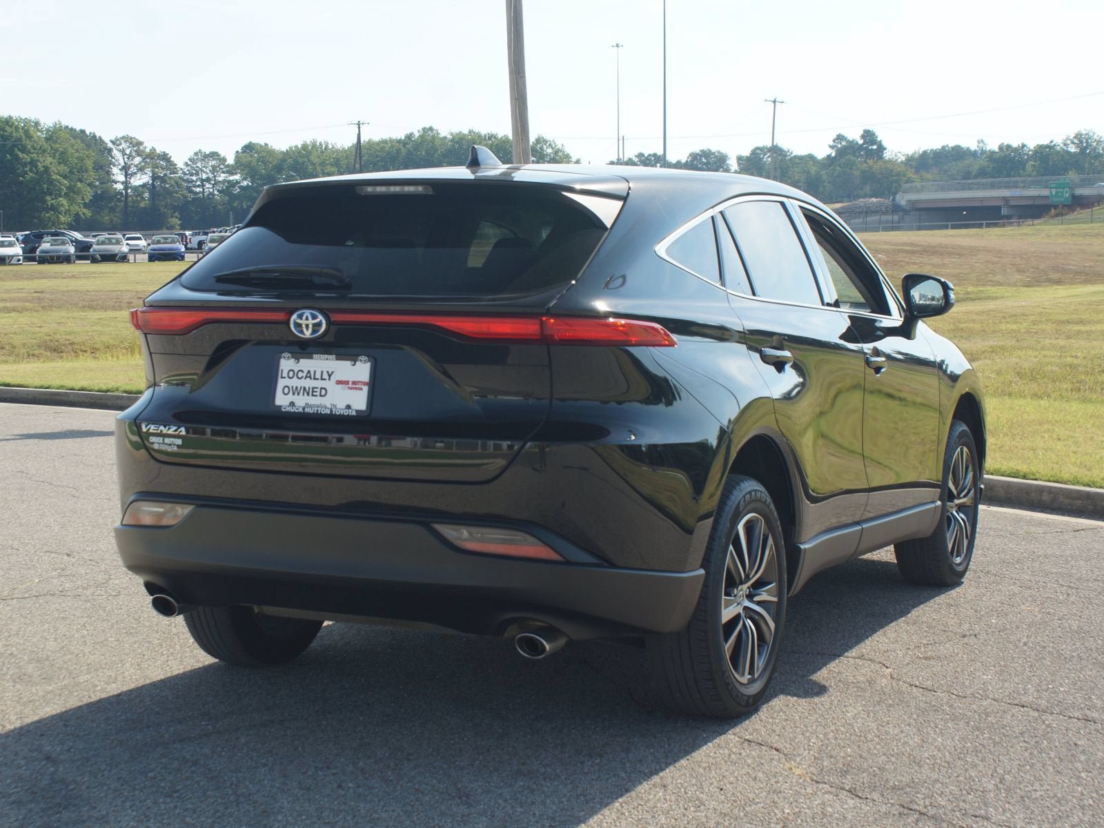 Used 2023 Toyota Venza LE AWD/4WD image 18