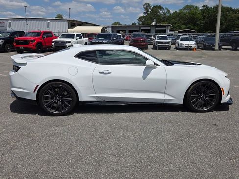 Used 2019 Chevrolet Camaro ZL1 RWD image 11