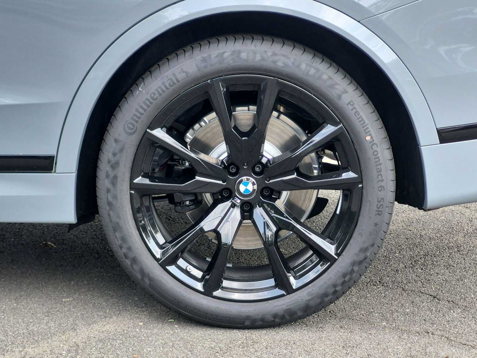 Used 2027 BMW X7 xDrive40i w/ M Sport Package AWD/4WD image 14