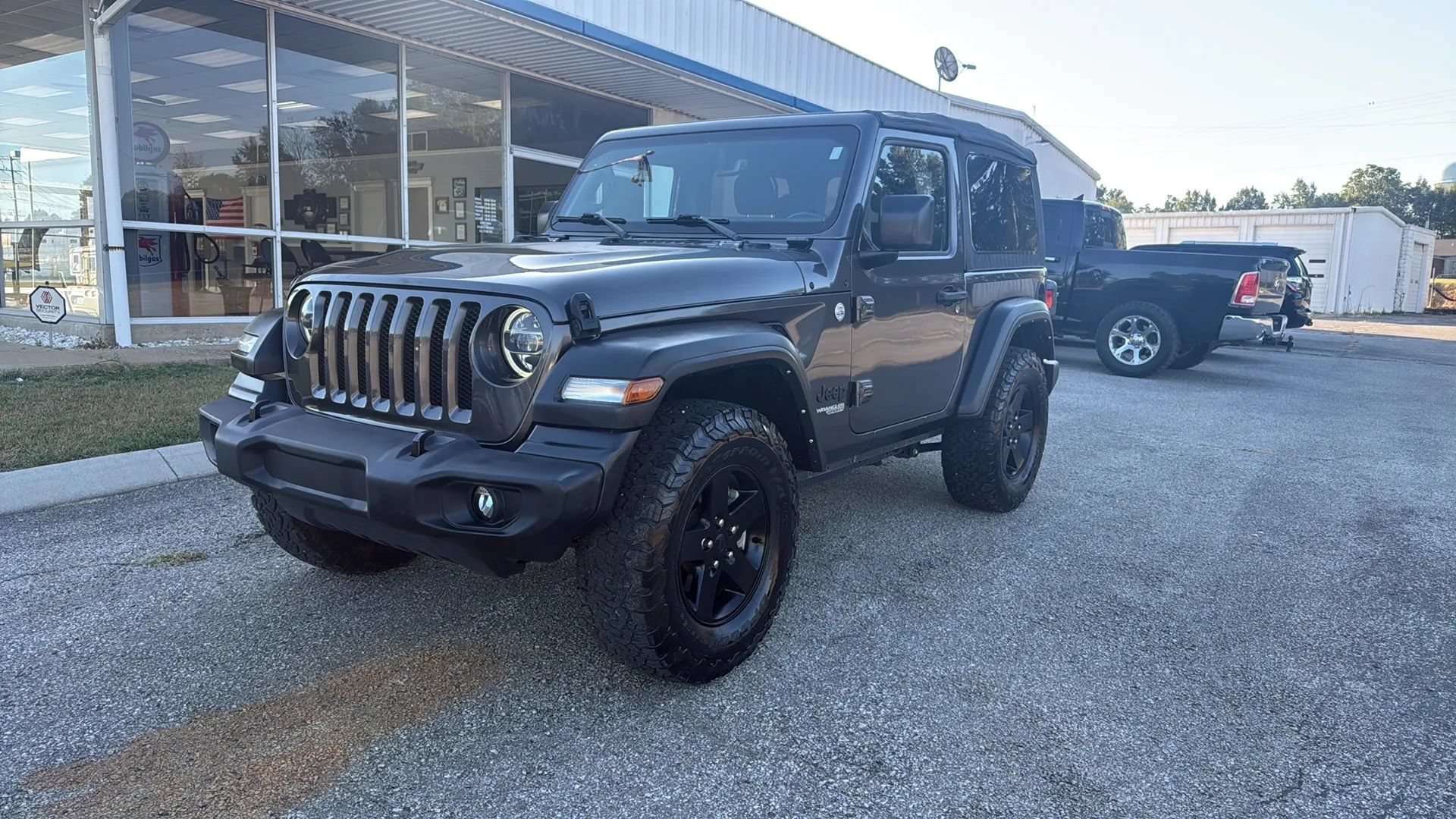 Used 2021 Jeep Wrangler Sport AWD/4WD image 2