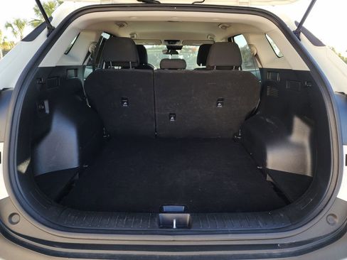 Used 2024 Kia Sportage LX image 14