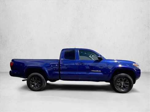 Used 2022 Toyota Tacoma SR5 w/ Technology Package RWD image 5