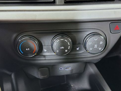 Used 2024 Chevrolet Trax RS w/ Driver Confidence Package image 18