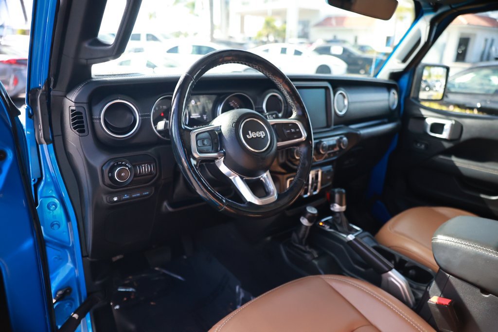 Used 2021 Jeep Wrangler Unlimited Sahara w/ Cold Weather Group AWD/4WD image 17