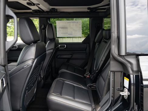 New 2026 Ford Bronco Badlands AWD/4WD image 18
