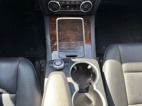 Used 2015 Mercedes-Benz GLK 350 2WD image 19