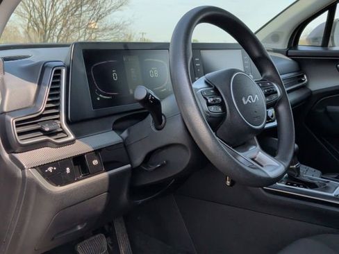 Used 2024 Kia Sportage LX image 14