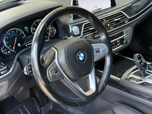 Used 2018 BMW 750i RWD image 26