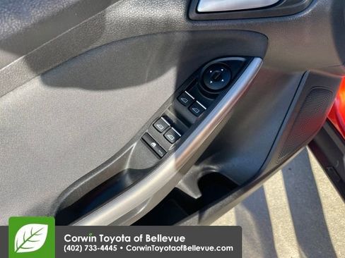 Used 2018 Ford Focus Titanium w/ Titanium Technology Package image 11