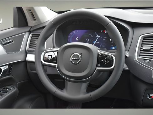 Used 2023 Volvo XC90 B5 Core w/ Protection Package Premier image 17