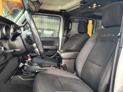 Used 2019 Jeep Wrangler Unlimited Sahara AWD/4WD image 11