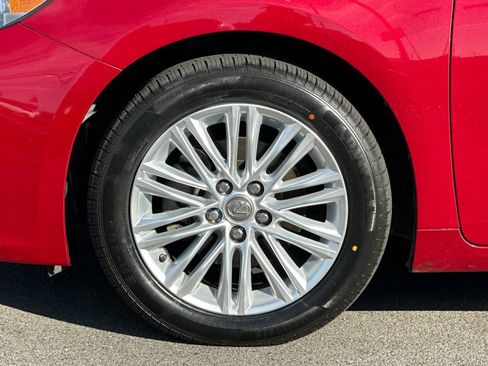 Used 2014 Lexus ES 350 w/ Premium Package FWD image 25