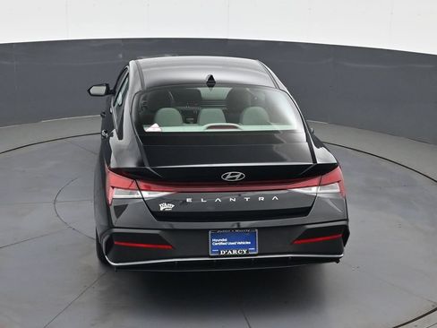 Certified 2024 Hyundai Elantra SEL FWD image 18