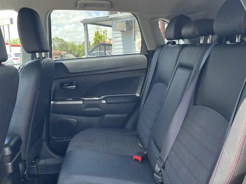 Used 2025 Mitsubishi Outlander Sport SE AWD/4WD image 8