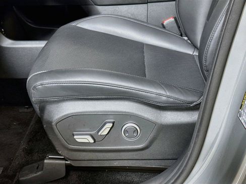 Used 2026 Hyundai Santa Fe SEL FWD image 17