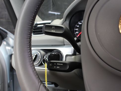 Used 2015 Porsche Cayman image 49