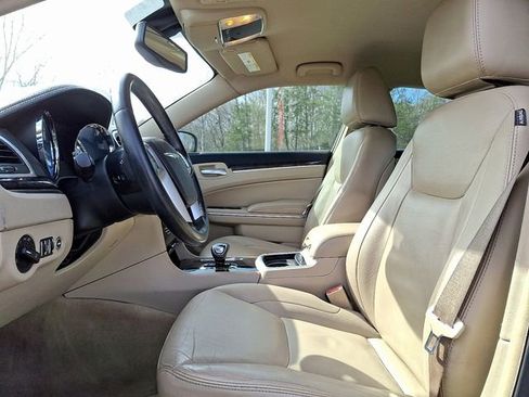 Used 2012 Chrysler 300 Limited RWD image 13