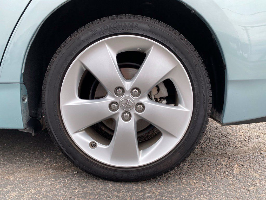 Used 2012 Toyota Prius Five FWD image 19