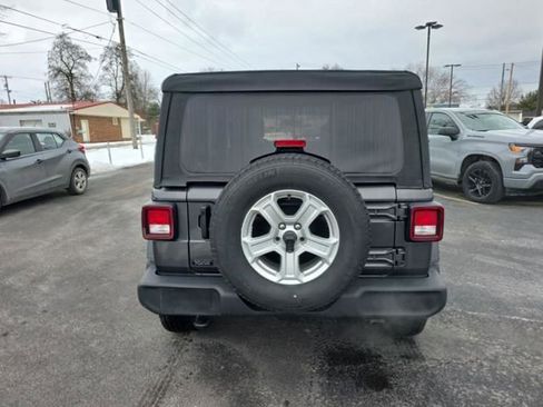 Used 2022 Jeep Wrangler Unlimited Sport image 21