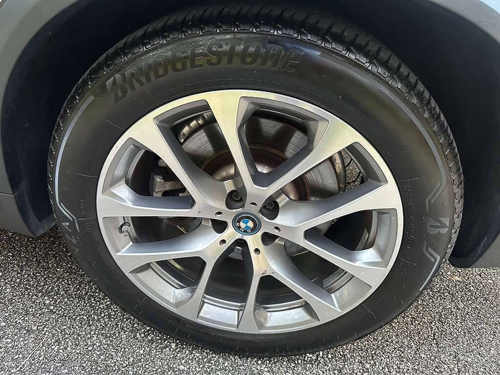 Used 2024 BMW X5 xDrive50e AWD/4WD image 27