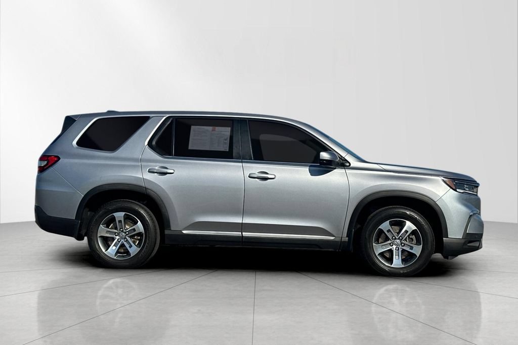 Used 2025 Honda Pilot EX-L image 7