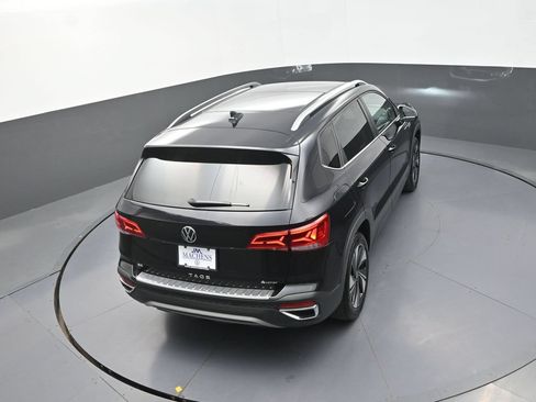 Used 2024 Volkswagen Taos SE AWD/4WD image 19