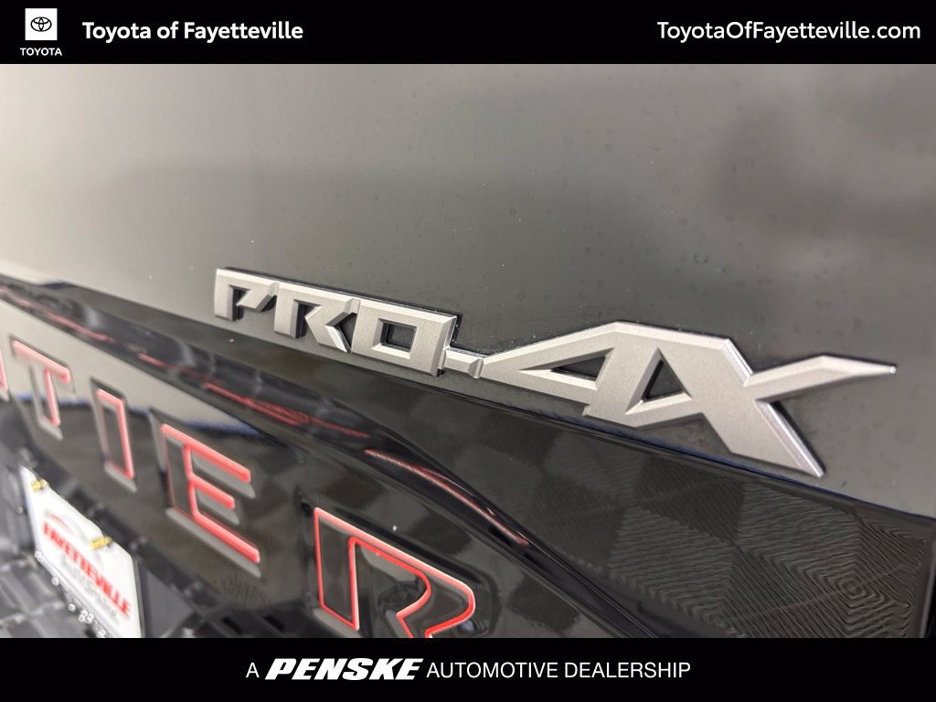 Used 2022 Nissan Frontier PRO-4X AWD/4WD image 4