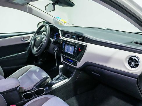 Used 2018 Toyota Corolla LE FWD image 23