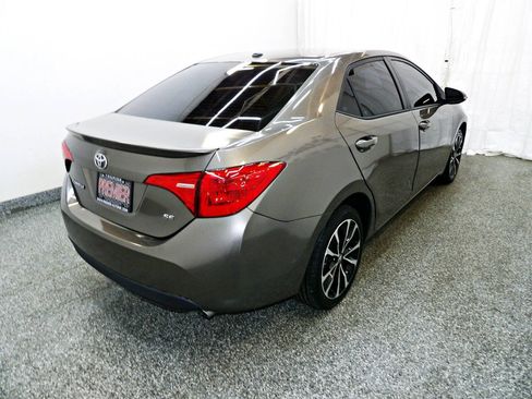 Used 2018 Toyota Corolla SE w/ SE Premium Package FWD image 6