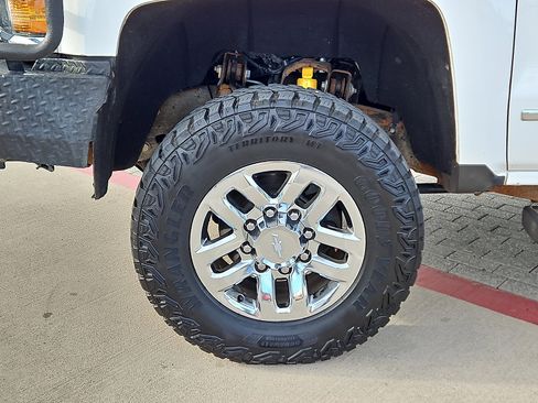 Used 2015 Chevrolet Silverado 2500 LTZ w/ LTZ Plus Package image 5