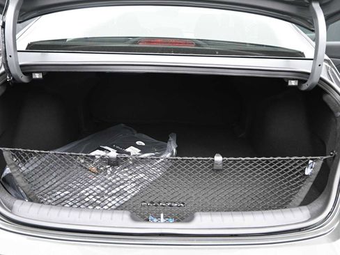 New 2025 Hyundai Elantra SEL image 13