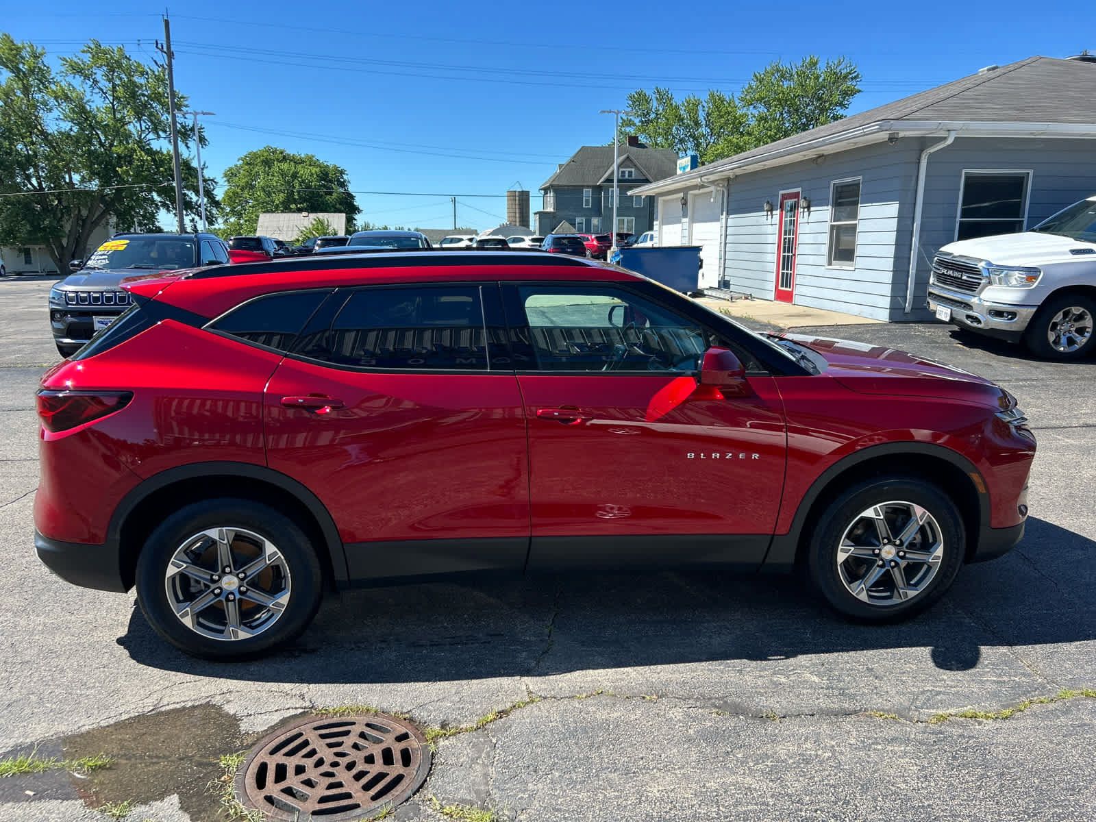 Used 2023 Chevrolet Blazer LT w/ Convenience Package AWD/4WD image 2