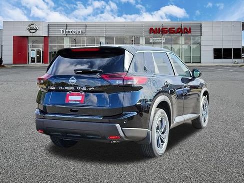 New 2026 Nissan Rogue SV w/ Cold Weather Package FWD image 6