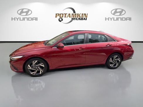 Certified 2025 Hyundai Elantra SEL FWD image 8