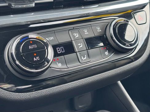 Used 2024 Buick Envista Sport Touring w/ Convenience I Package image 28