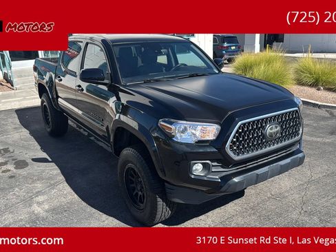 Used 2019 Toyota Tacoma SR5 RWD image 3