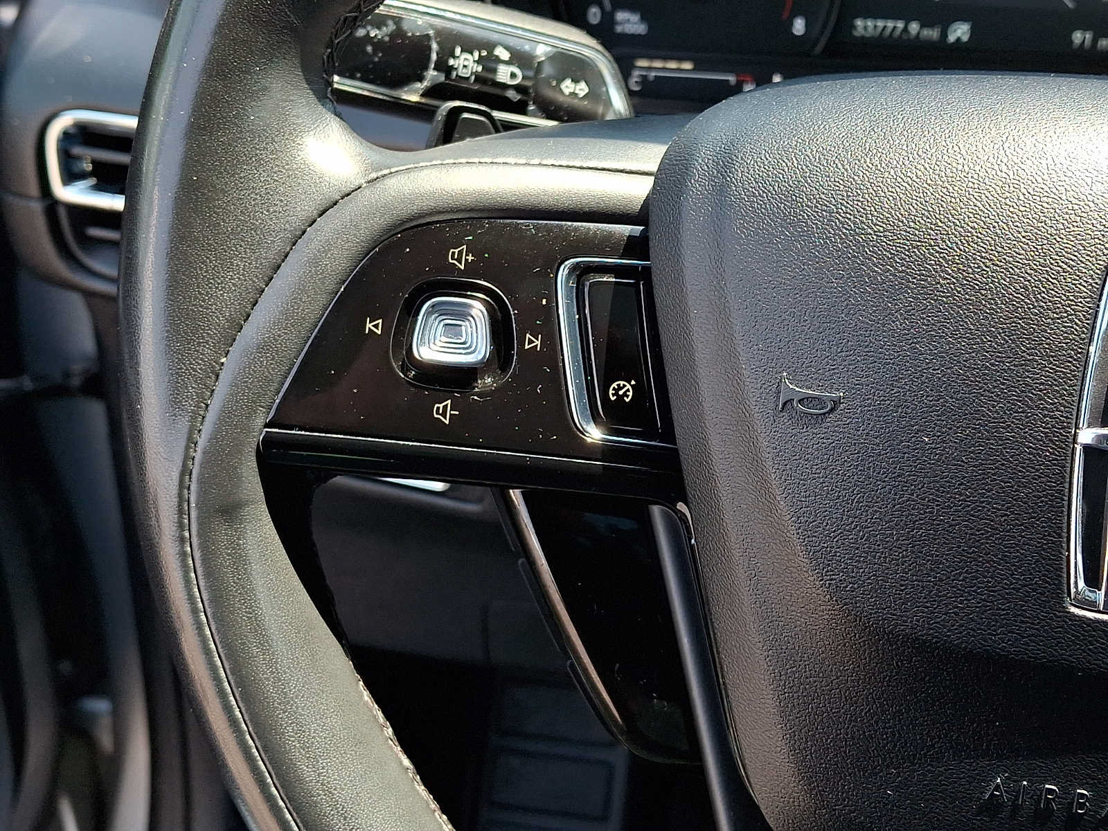 Used 2022 Lincoln Corsair AWD w/ Premium Package image 22