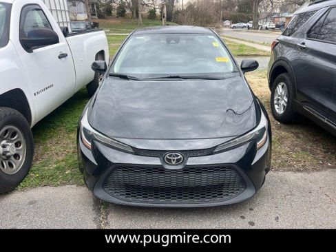Used 2022 Toyota Corolla LE image 2