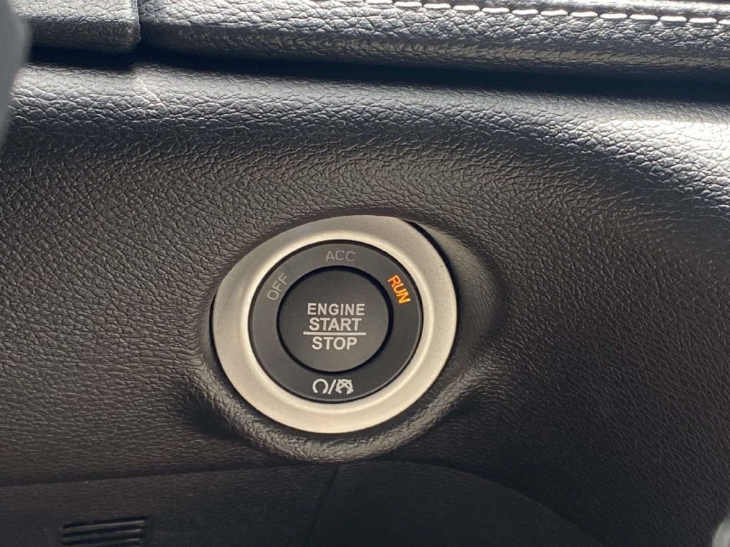 New 2027 Chrysler Pacifica Select FWD image 25