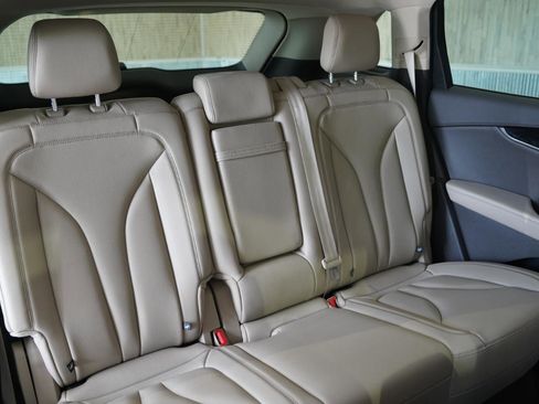 Used 2022 Lincoln Nautilus AWD w/ Premium Package image 33