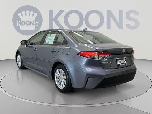 Used 2025 Toyota Corolla LE w/ LE Premium Package FWD image 7