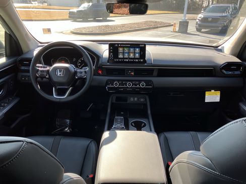 Certified 2025 Honda Pilot EX-L image 31